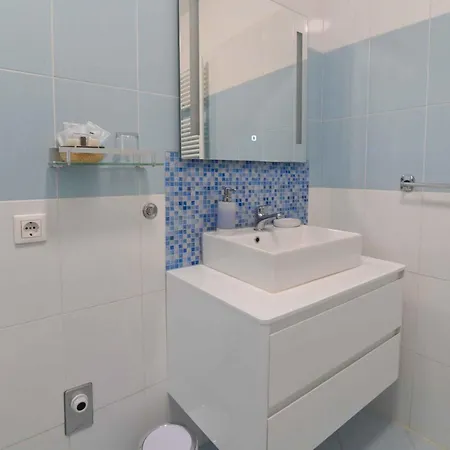 Apartment In 34125